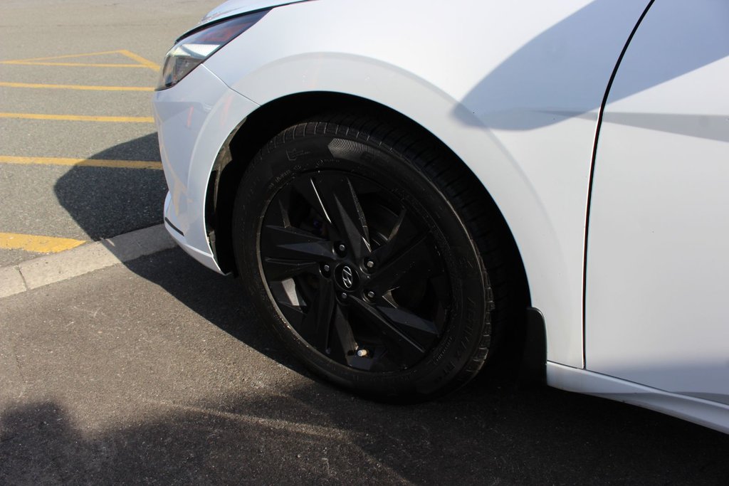 2022 Hyundai Elantra Hybrid Preferred | HtdSeats | Cam | Warranty to 2029 in Saint John, New Brunswick - 11 - w1024h768px