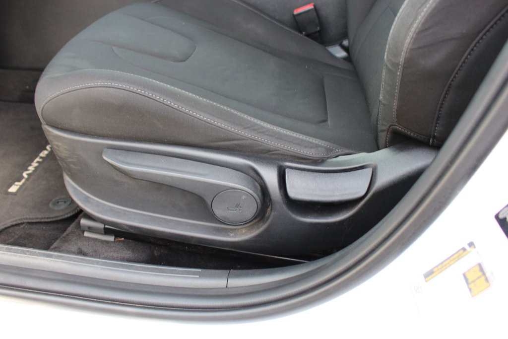 2022 Hyundai Elantra Hybrid Preferred | HtdSeats | Cam | Warranty to 2029 in Saint John, New Brunswick - 14 - w1024h768px