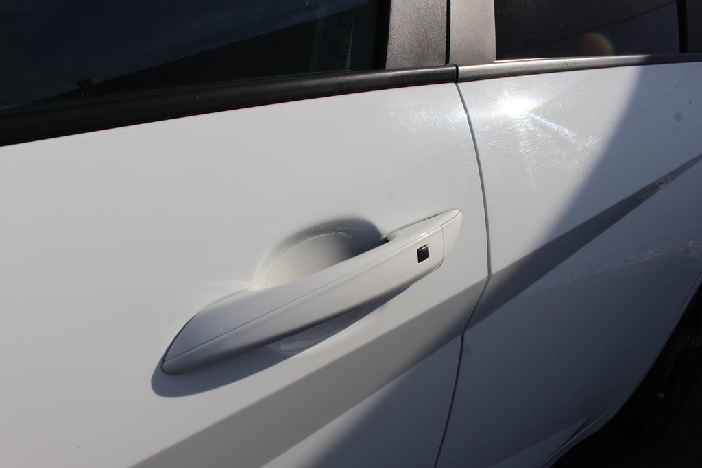 2022 Hyundai Elantra Hybrid Preferred | HtdSeats | Cam | Warranty to 2029 in Saint John, New Brunswick - 10 - w1024h768px