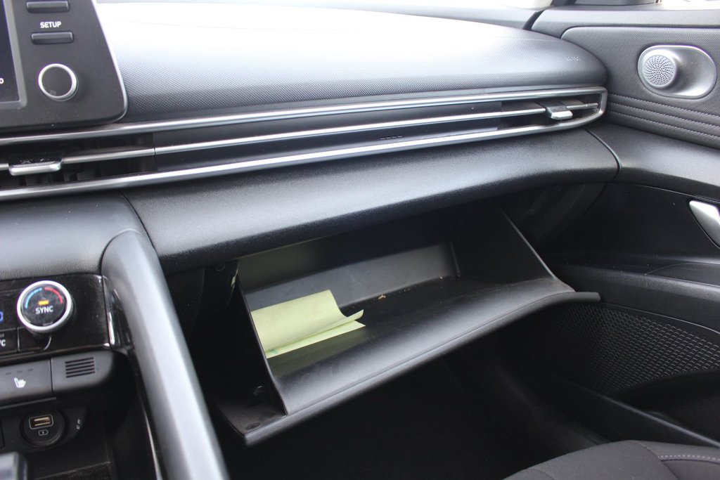 2022 Hyundai Elantra Hybrid Preferred | HtdSeats | Cam | Warranty to 2029 in Saint John, New Brunswick - 48 - w1024h768px