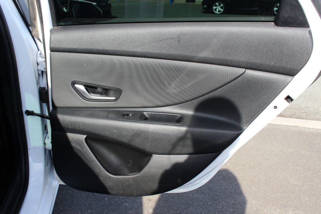 2022 Hyundai Elantra Hybrid Preferred | HtdSeats | Cam | Warranty to 2029 in Saint John, New Brunswick - 50 - w1024h768px