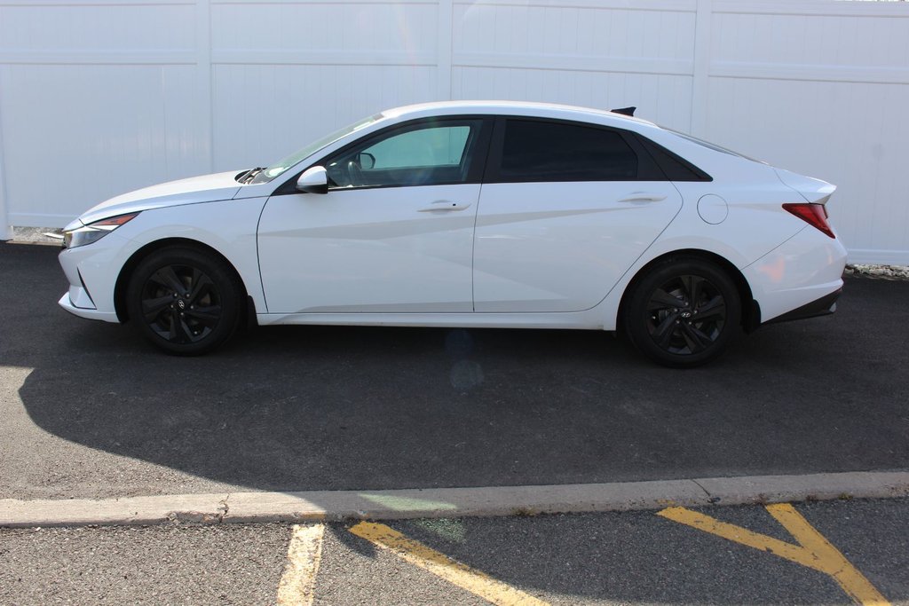 2022 Hyundai Elantra Hybrid Preferred | HtdSeats | Cam | Warranty to 2029 in Saint John, New Brunswick - 4 - w1024h768px