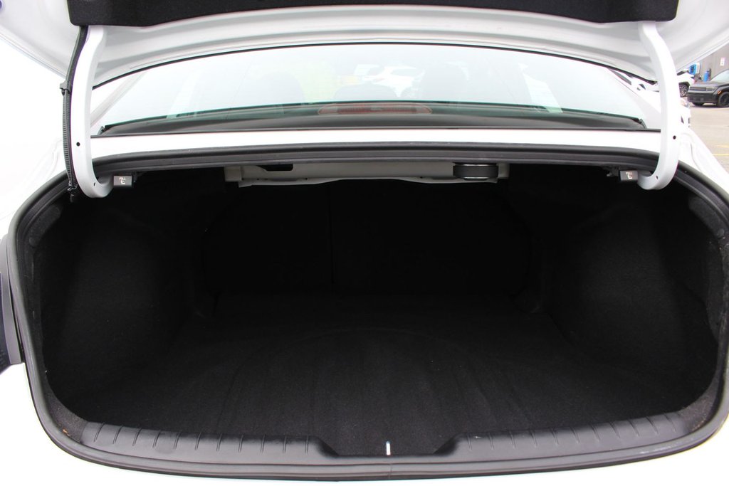 2024 Hyundai Elantra Hybrid Luxury | Lthr | SunRoof | Cam | Warranty to 2032 in Saint John, New Brunswick - 35 - w1024h768px