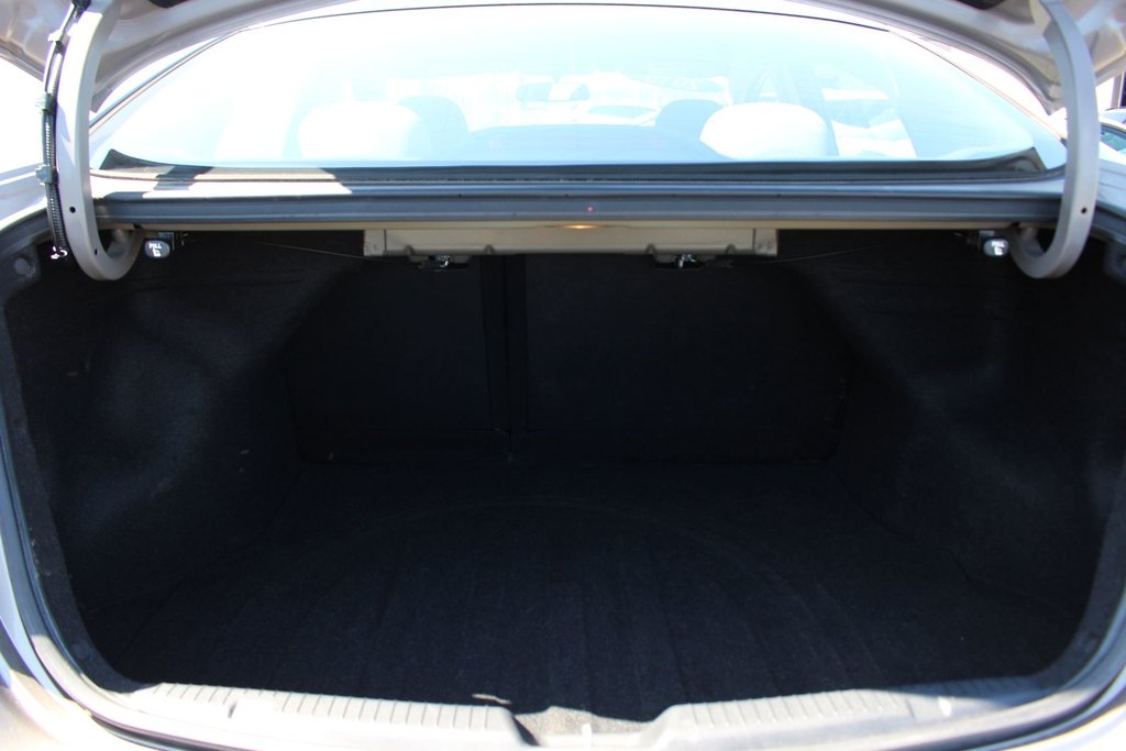 2015 Hyundai Elantra L | 6-Spd | Tilt | Aux | USB | TractionControl in Saint John, New Brunswick - 37 - w1024h768px