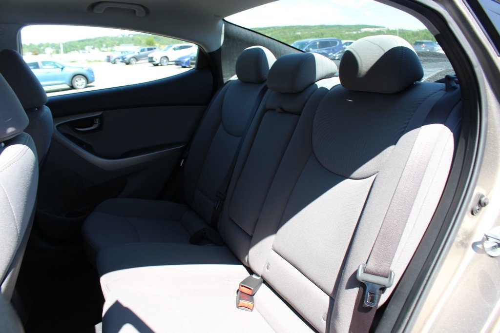 2015 Hyundai Elantra L | 6-Spd | Tilt | Aux | USB | TractionControl in Saint John, New Brunswick - 33 - w1024h768px