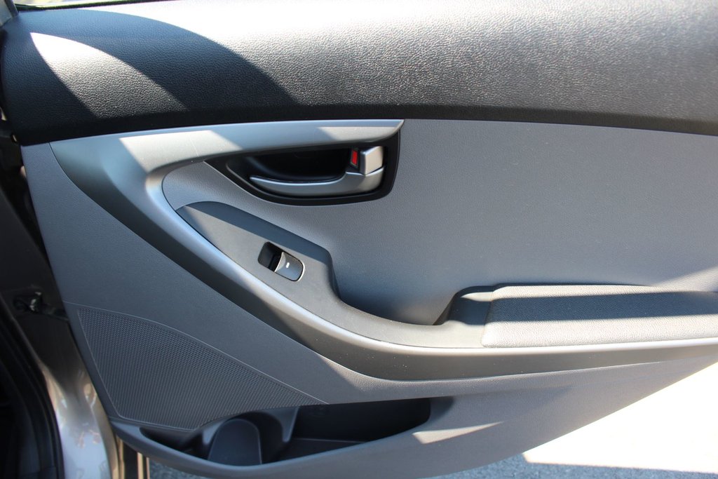 2015 Hyundai Elantra L | 6-Spd | Tilt | Aux | USB | TractionControl in Saint John, New Brunswick - 43 - w1024h768px
