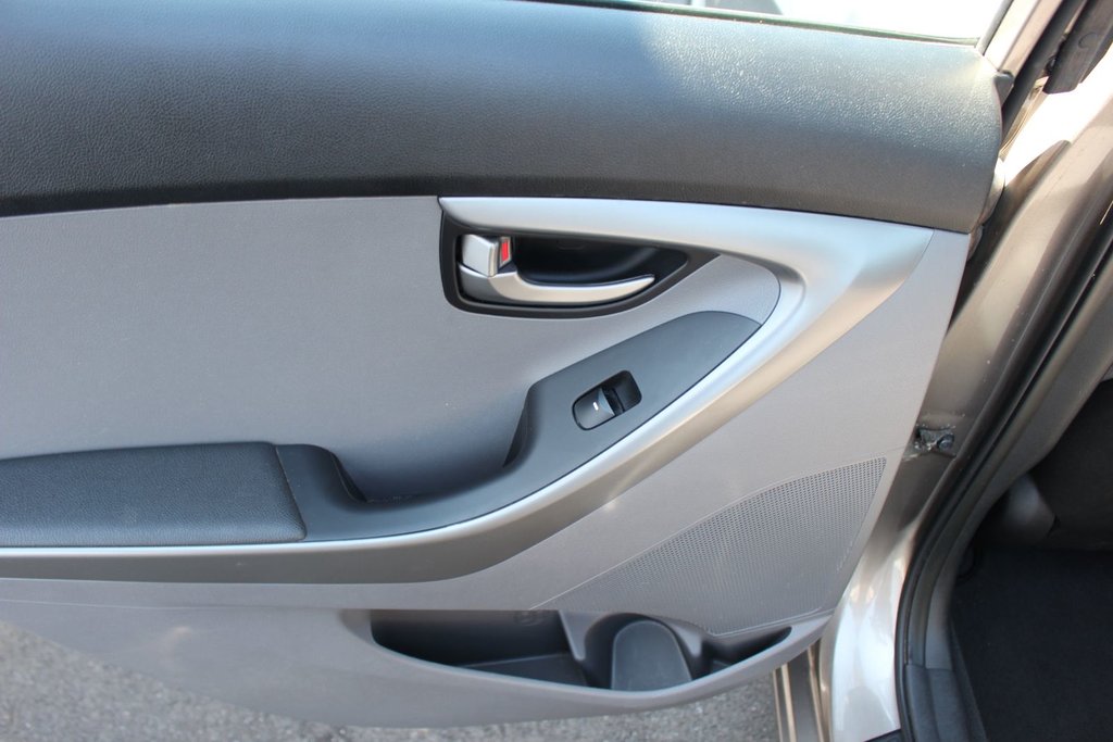 2015 Hyundai Elantra L | 6-Spd | Tilt | Aux | USB | TractionControl in Saint John, New Brunswick - 36 - w1024h768px