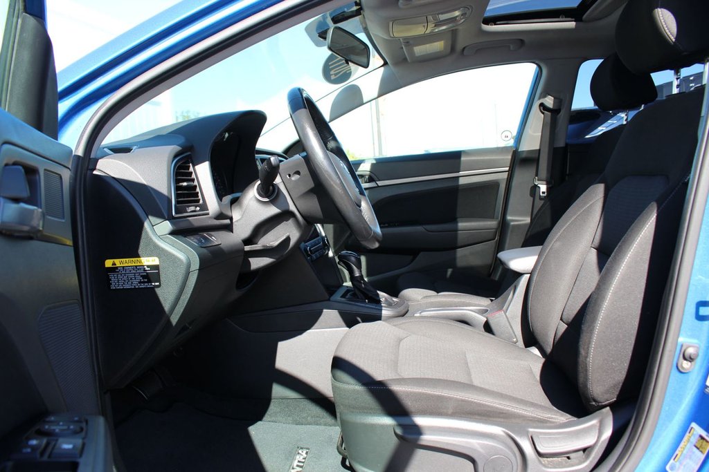 Hyundai Elantra GLS | SunRoof | HtdSeats | Cam | Bluetooth | Aux 2017 à Saint John, Nouveau-Brunswick - 9 - w1024h768px