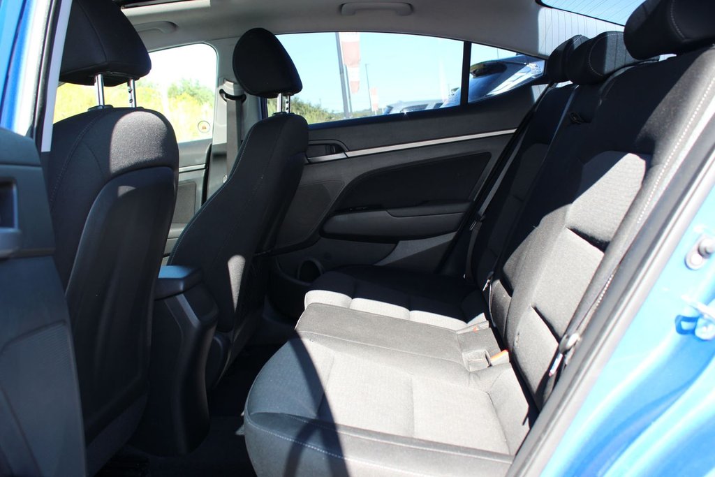 Hyundai Elantra GLS | SunRoof | HtdSeats | Cam | Bluetooth | Aux 2017 à Saint John, Nouveau-Brunswick - 24 - w1024h768px