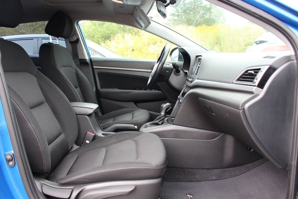 Hyundai Elantra GLS | SunRoof | HtdSeats | Cam | Bluetooth | Aux 2017 à Saint John, Nouveau-Brunswick - 43 - w1024h768px