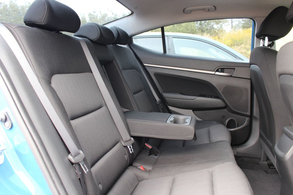Hyundai Elantra GLS | SunRoof | HtdSeats | Cam | Bluetooth | Aux 2017 à Saint John, Nouveau-Brunswick - 41 - w1024h768px
