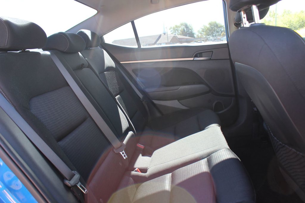 Hyundai Elantra GLS | SunRoof | HtdSeats | Cam | Bluetooth | Aux 2017 à Saint John, Nouveau-Brunswick - 26 - w1024h768px
