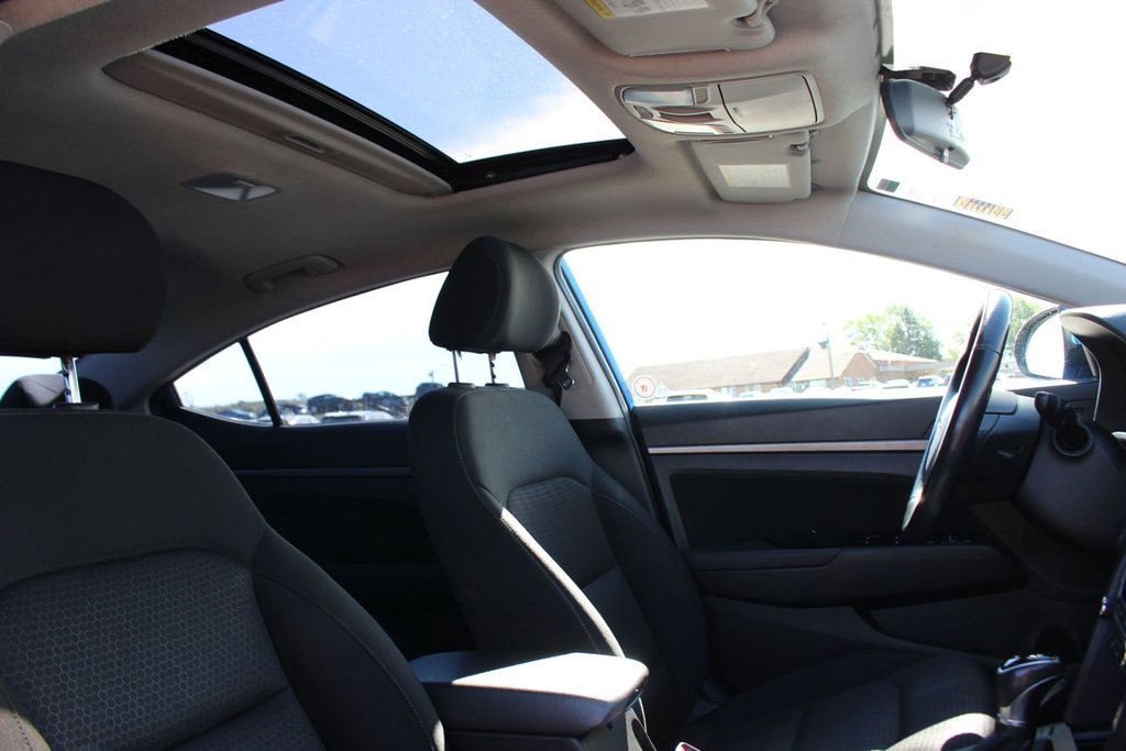Hyundai Elantra GLS | SunRoof | HtdSeats | Cam | Bluetooth | Aux 2017 à Saint John, Nouveau-Brunswick - 27 - w1024h768px