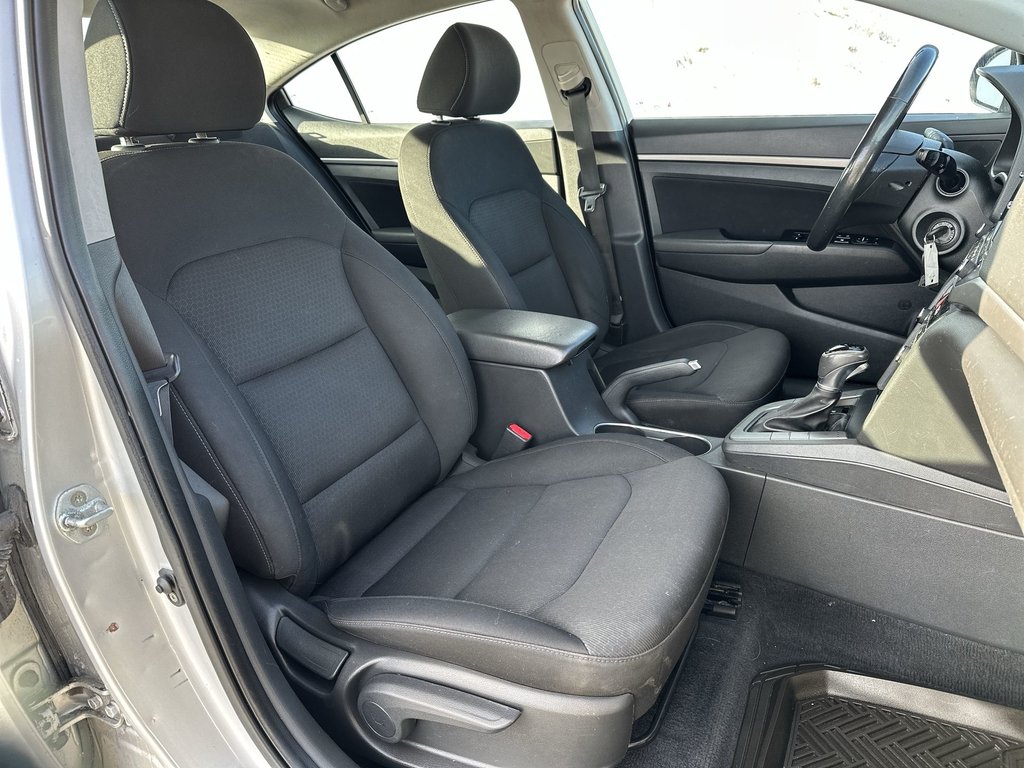 2017 Hyundai Elantra in Antigonish, Nova Scotia - 42 - w1024h768px