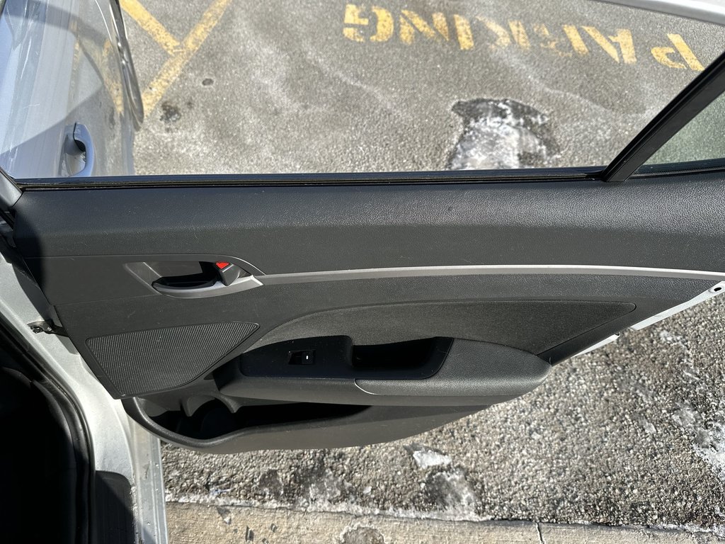 2017 Hyundai Elantra in Antigonish, Nova Scotia - 41 - w1024h768px