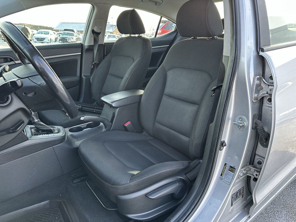 2017 Hyundai Elantra in Antigonish, Nova Scotia - 11 - w1024h768px