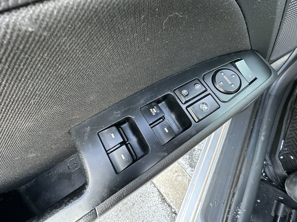 2017 Hyundai Elantra in Antigonish, Nova Scotia - 15 - w1024h768px