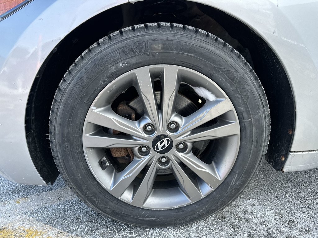 2017 Hyundai Elantra in Antigonish, Nova Scotia - 10 - w1024h768px