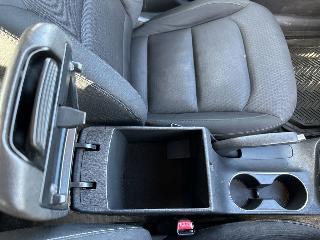 2017 Hyundai Elantra in Antigonish, Nova Scotia - 49 - w1024h768px