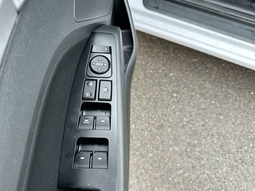 2017 Hyundai ELANTRA GLS | Roof | | HtdSeats | Bluetooth | Aux | USB in Saint John, New Brunswick - 15 - w1024h768px