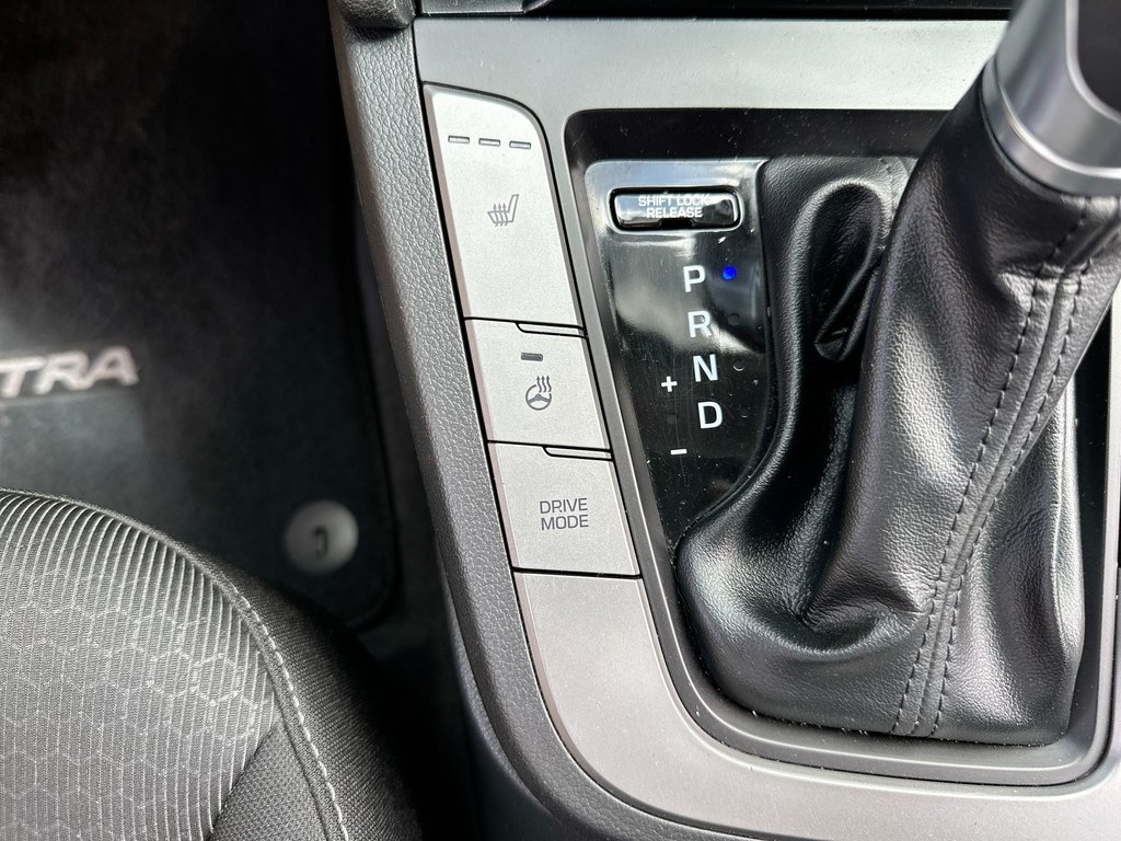 2017 Hyundai ELANTRA GLS | Roof | | HtdSeats | Bluetooth | Aux | USB in Saint John, New Brunswick - 31 - w1024h768px