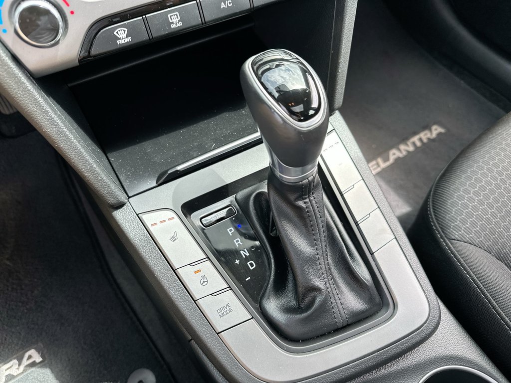2017 Hyundai ELANTRA GLS | Roof | | HtdSeats | Bluetooth | Aux | USB in Saint John, New Brunswick - 29 - w1024h768px