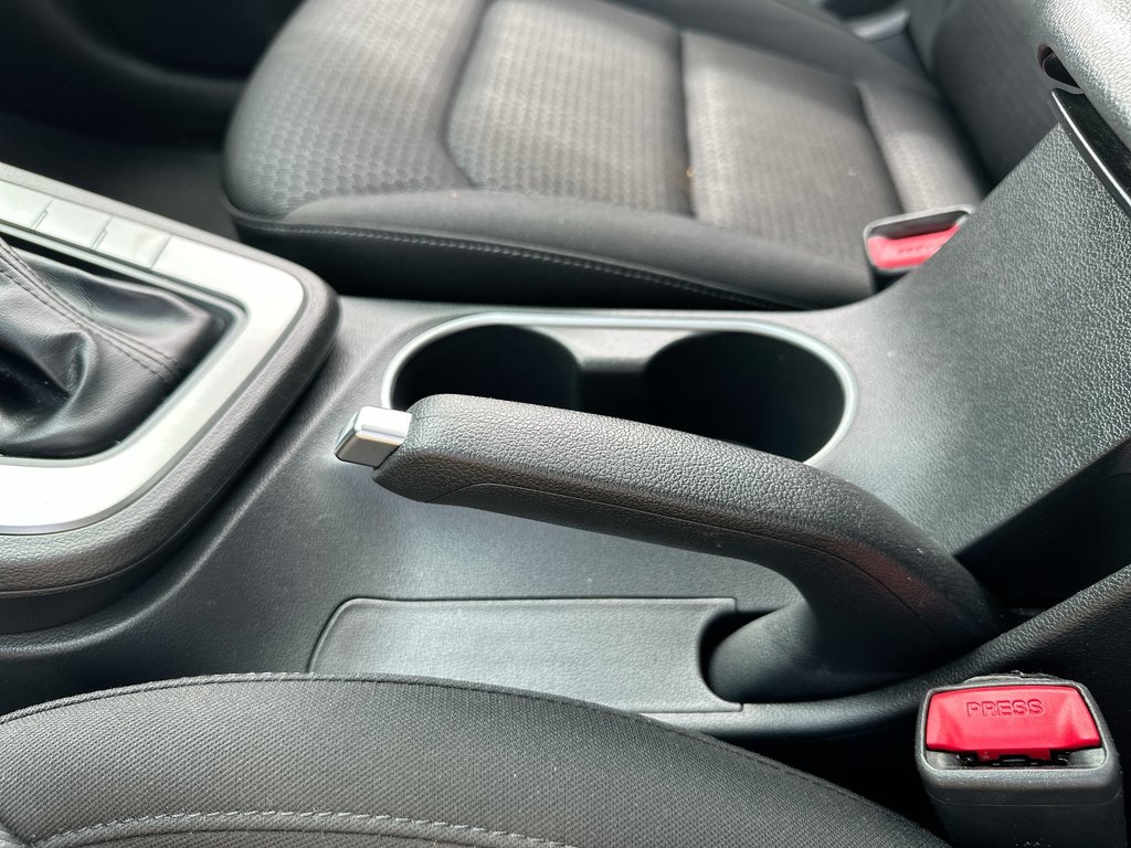 2017 Hyundai ELANTRA GLS | Roof | | HtdSeats | Bluetooth | Aux | USB in Saint John, New Brunswick - 30 - w1024h768px