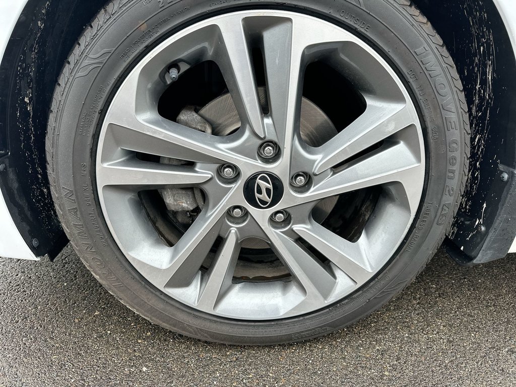2017 Hyundai ELANTRA GLS | Roof | | HtdSeats | Bluetooth | Aux | USB in Saint John, New Brunswick - 10 - w1024h768px