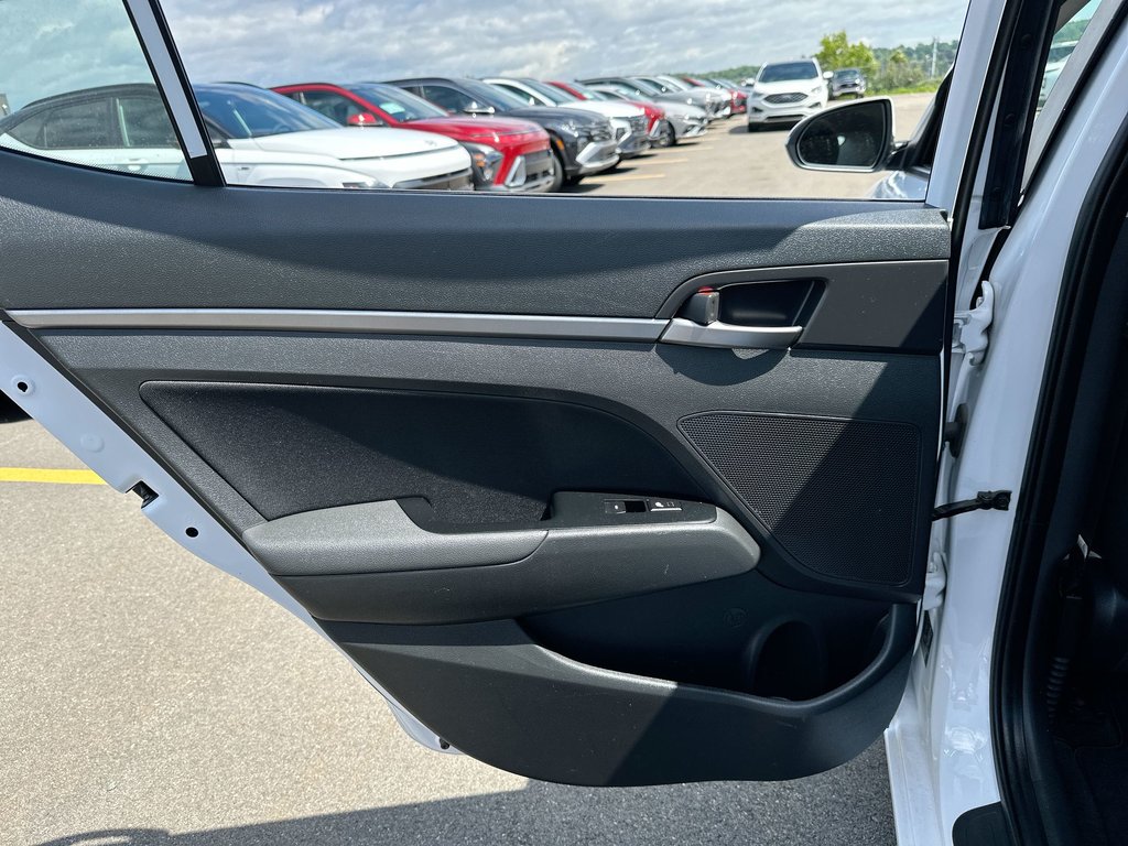 2017 Hyundai ELANTRA GLS | Roof | | HtdSeats | Bluetooth | Aux | USB in Saint John, New Brunswick - 35 - w1024h768px