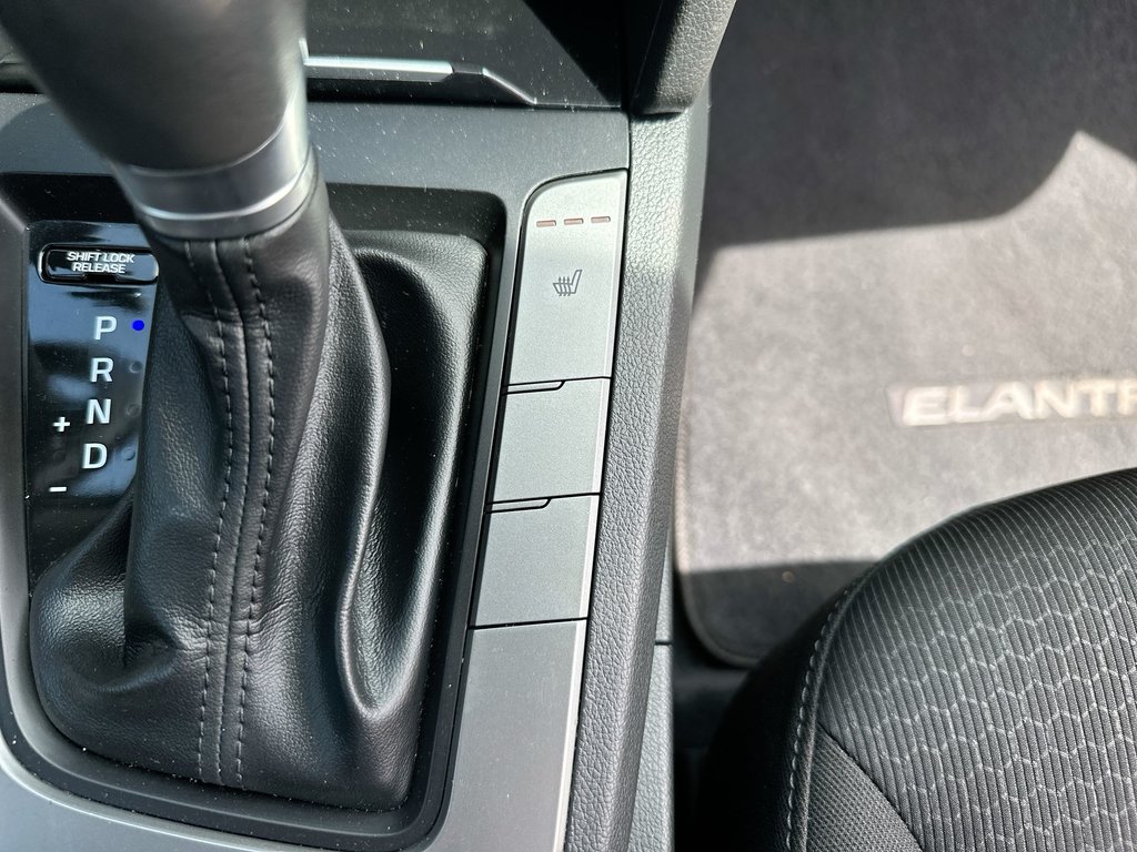 2017 Hyundai ELANTRA GLS | Roof | | HtdSeats | Bluetooth | Aux | USB in Saint John, New Brunswick - 51 - w1024h768px