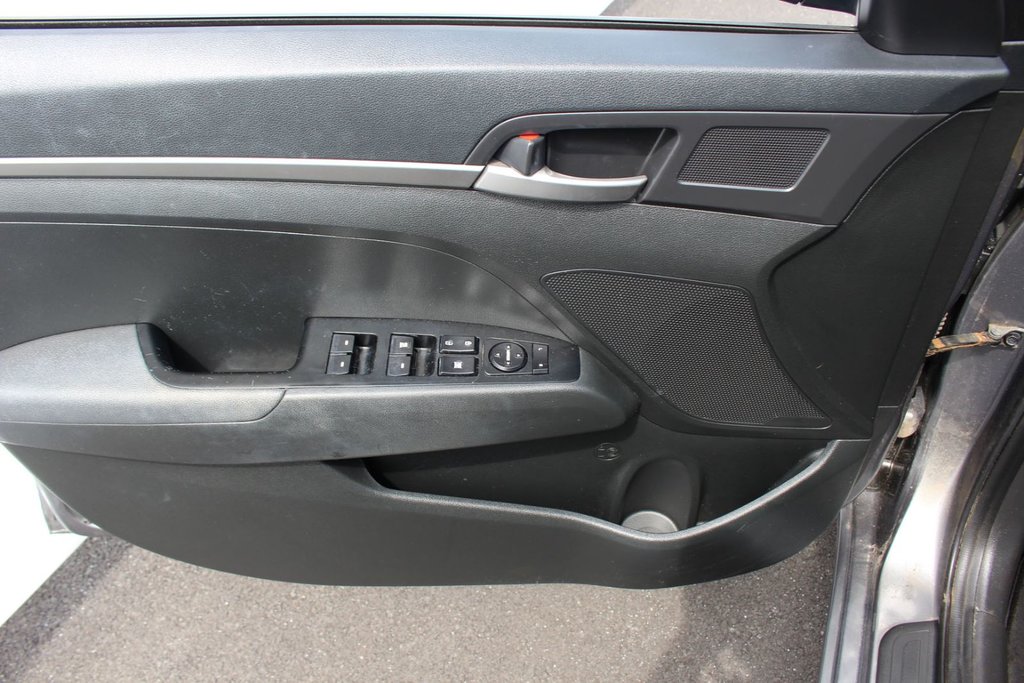 2018 Hyundai Elantra LE | USB | HtdSeats | Bluetooth | Keyless | Cruise in Saint John, New Brunswick - 14 - w1024h768px