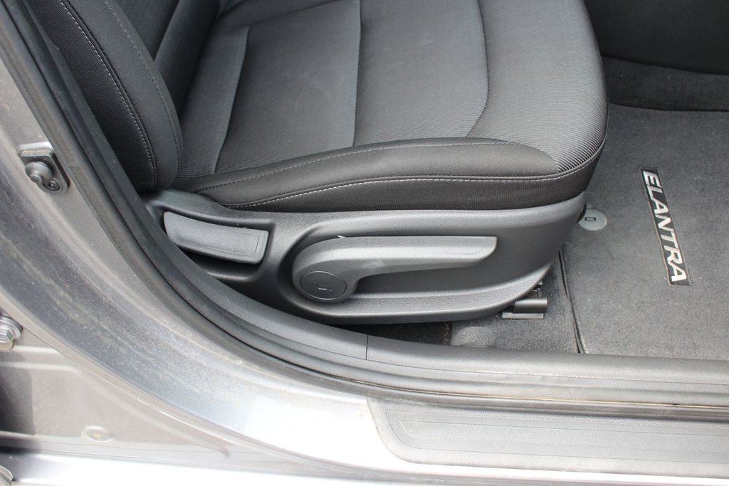 2018 Hyundai Elantra LE | USB | HtdSeats | Bluetooth | Keyless | Cruise in Saint John, New Brunswick - 45 - w1024h768px