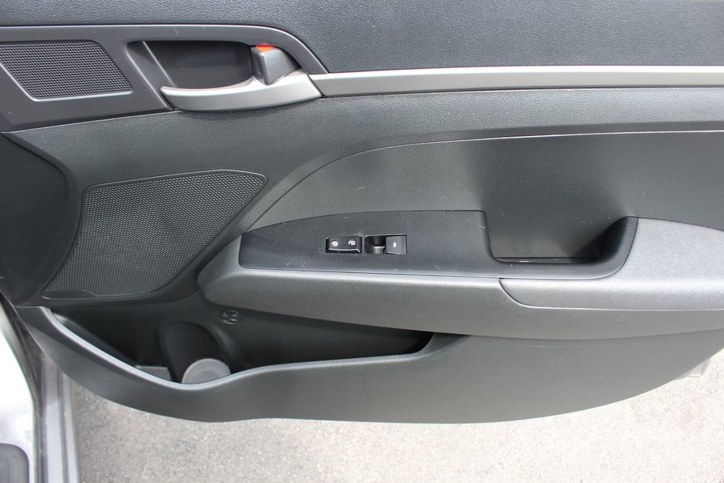 2018 Hyundai Elantra LE | USB | HtdSeats | Bluetooth | Keyless | Cruise in Saint John, New Brunswick - 46 - w1024h768px