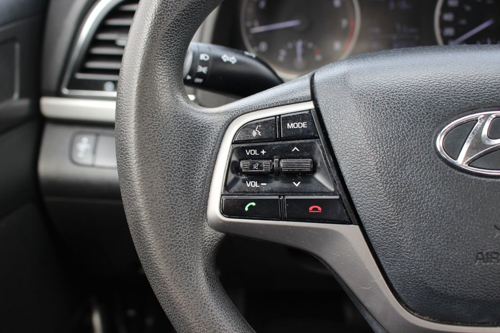2018 Hyundai Elantra LE | USB | HtdSeats | Bluetooth | Keyless | Cruise in Saint John, New Brunswick - 18 - w1024h768px