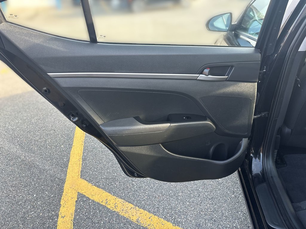 Hyundai Elantra LE | HtdSeats | Bluetooth | Cam | USB | Aux 2018 à Saint John, Nouveau-Brunswick - 34 - w1024h768px