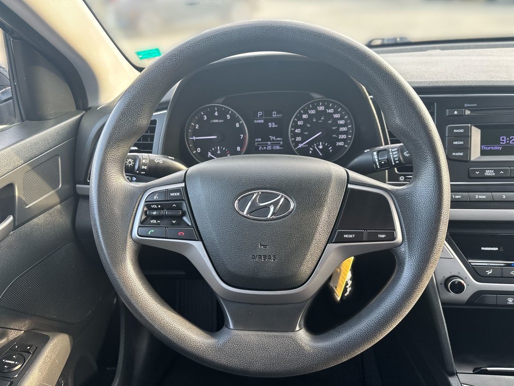 Hyundai Elantra LE | HtdSeats | Bluetooth | Cam | USB | Aux 2018 à Saint John, Nouveau-Brunswick - 16 - w1024h768px