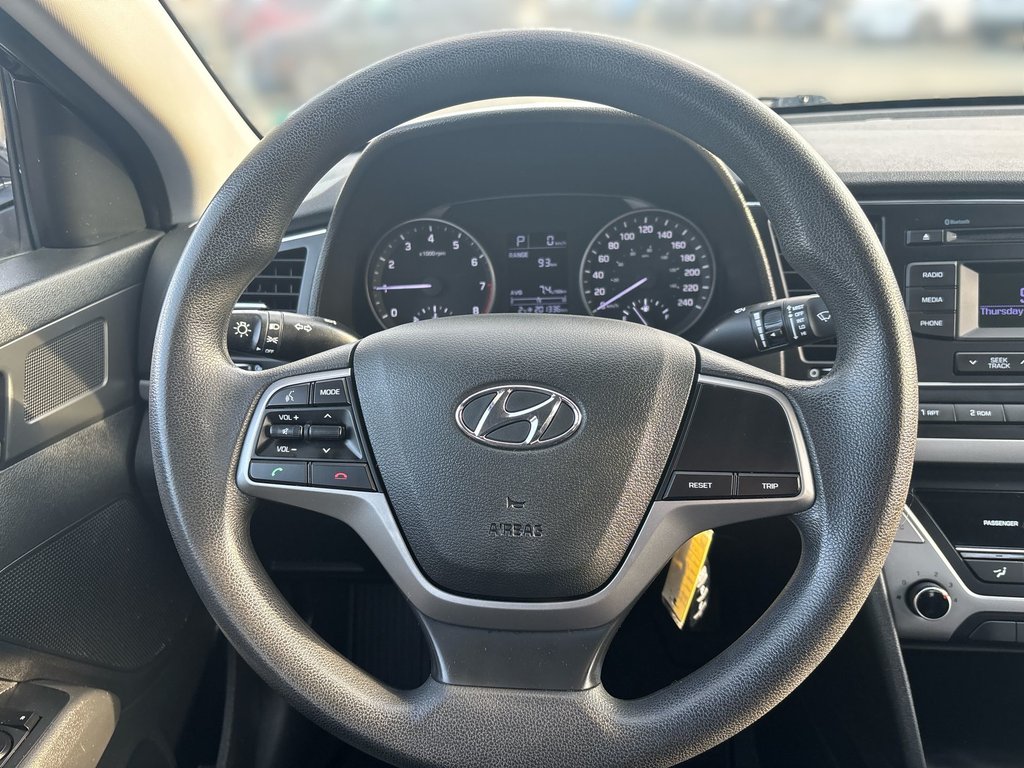 Hyundai Elantra LE | HtdSeats | Bluetooth | Cam | USB | Aux 2018 à Saint John, Nouveau-Brunswick - 17 - w1024h768px
