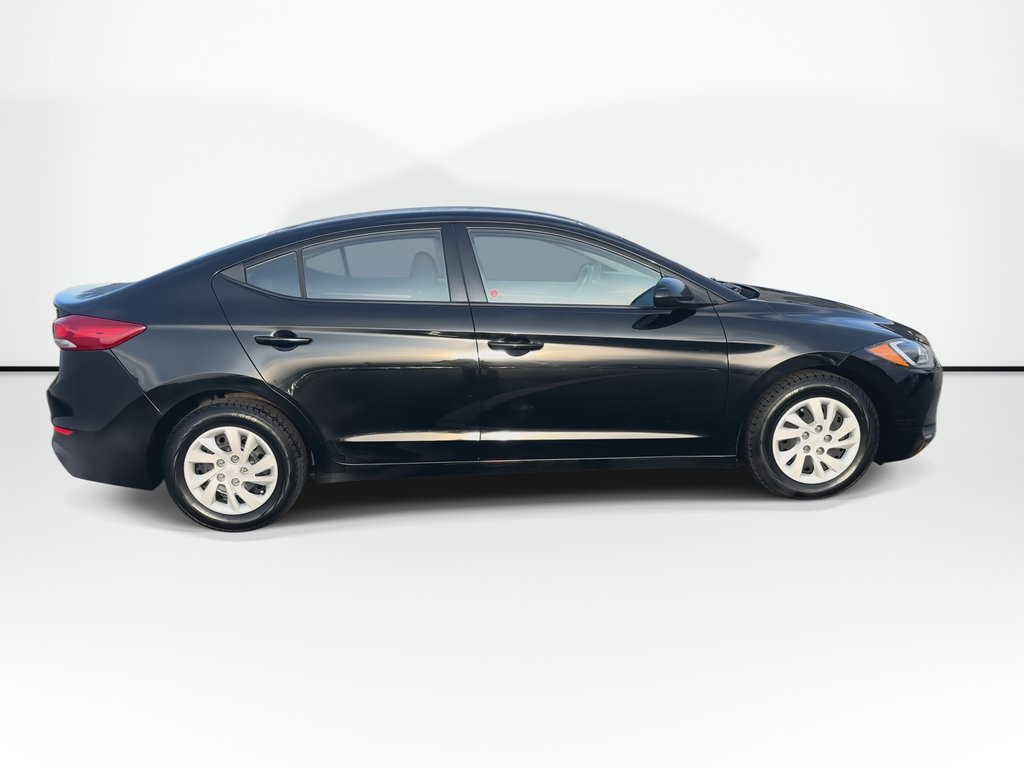 Hyundai Elantra LE | HtdSeats | Bluetooth | Cam | USB | Aux 2018 à Saint John, Nouveau-Brunswick - 9 - w1024h768px