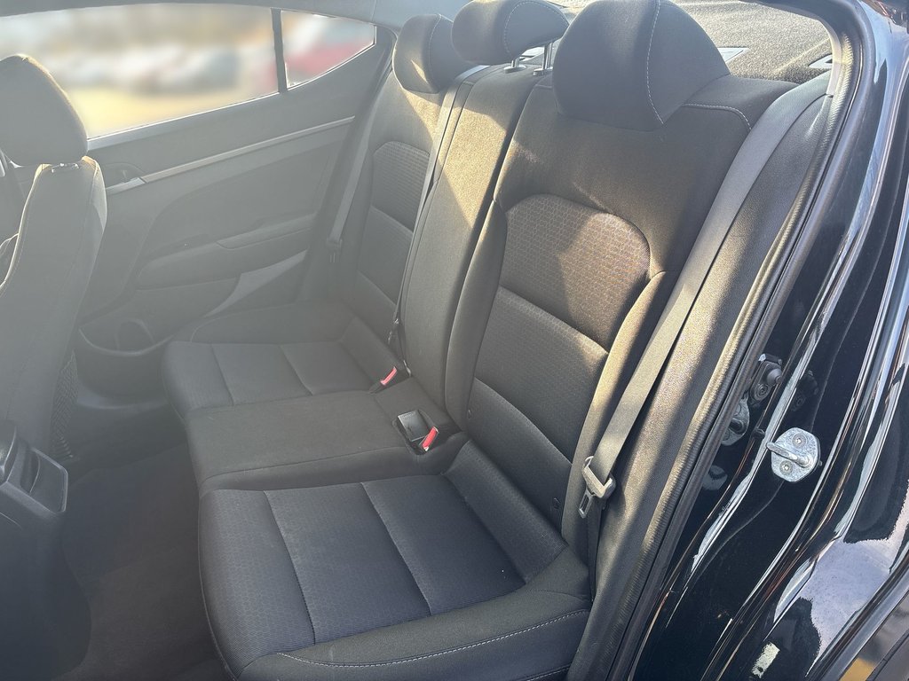 Hyundai Elantra LE | HtdSeats | Bluetooth | Cam | USB | Aux 2018 à Saint John, Nouveau-Brunswick - 32 - w1024h768px