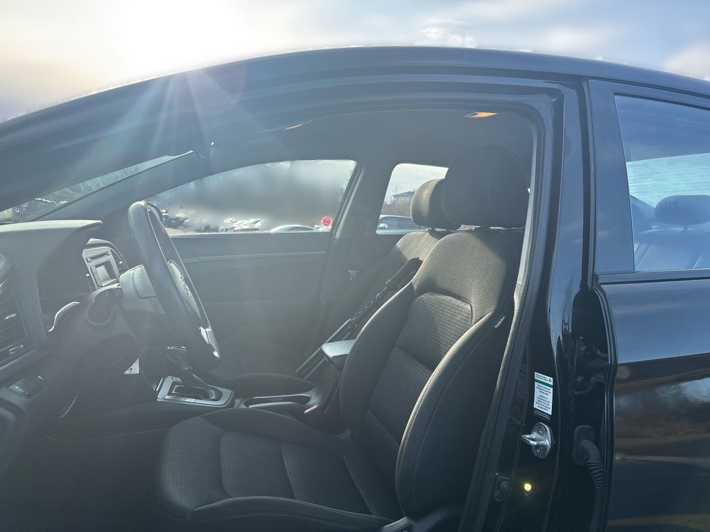 Hyundai Elantra LE | HtdSeats | Bluetooth | Cam | USB | Aux 2018 à Saint John, Nouveau-Brunswick - 11 - w1024h768px