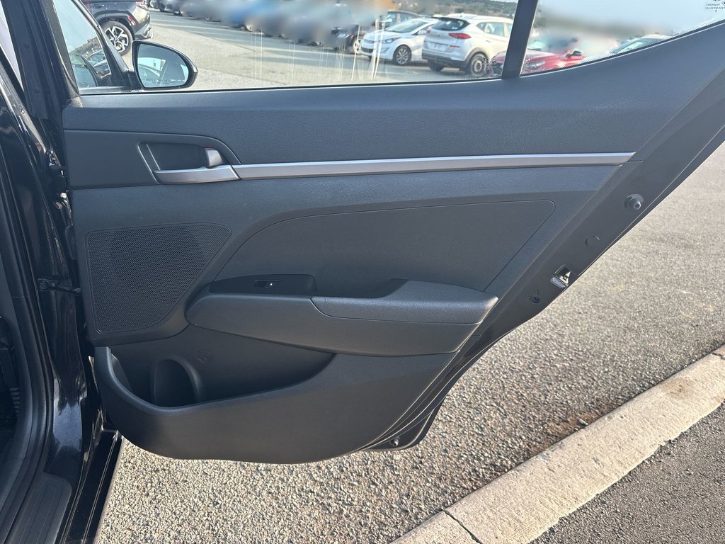 Hyundai Elantra LE | HtdSeats | Bluetooth | Cam | USB | Aux 2018 à Saint John, Nouveau-Brunswick - 39 - w1024h768px