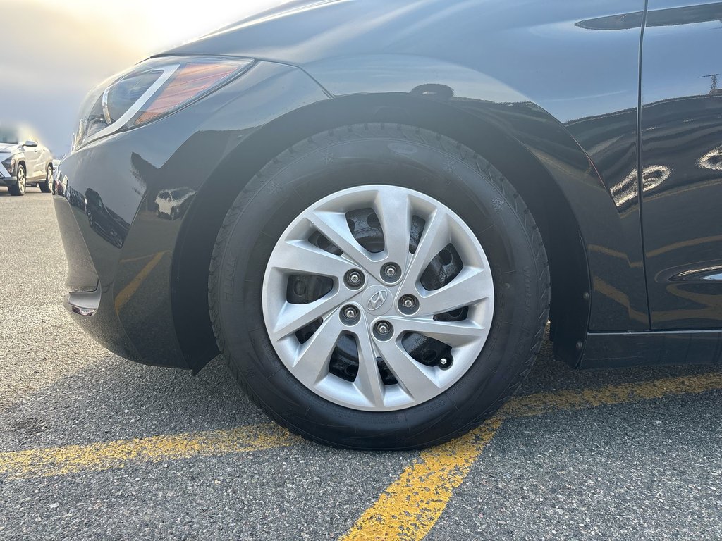Hyundai Elantra LE | HtdSeats | Bluetooth | Cam | USB | Aux 2018 à Saint John, Nouveau-Brunswick - 10 - w1024h768px