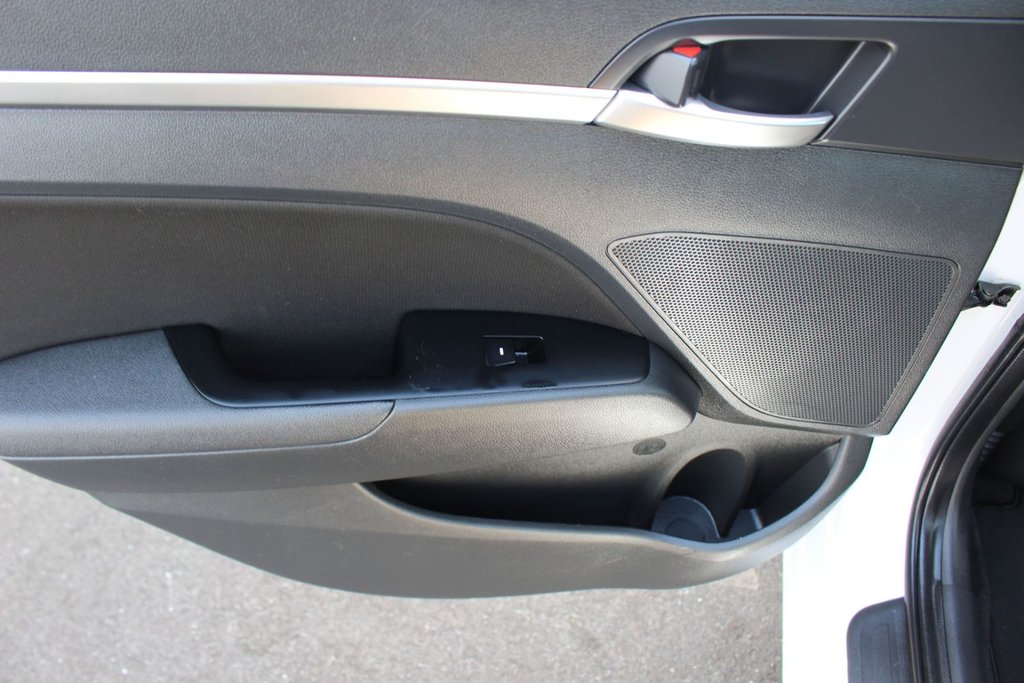 2019 Hyundai Elantra Preferred | SunRoof | Cam | USB | HtdWheel | XM in Saint John, New Brunswick - 35 - w1024h768px