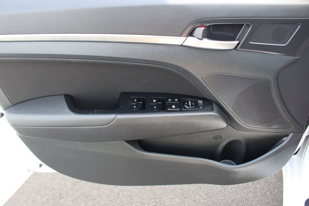 2019 Hyundai Elantra Preferred | SunRoof | Cam | USB | HtdWheel | XM in Saint John, New Brunswick - 14 - w1024h768px