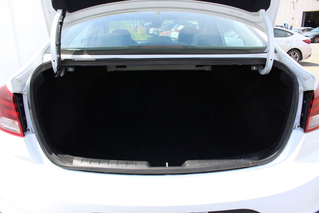 2019 Hyundai Elantra Preferred | SunRoof | Cam | USB | HtdWheel | XM in Saint John, New Brunswick - 36 - w1024h768px