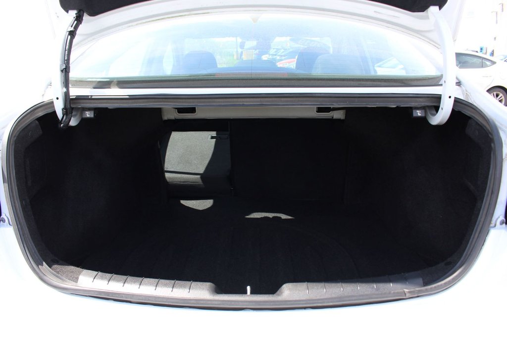 2019 Hyundai Elantra Preferred | SunRoof | Cam | USB | HtdWheel | XM in Saint John, New Brunswick - 37 - w1024h768px