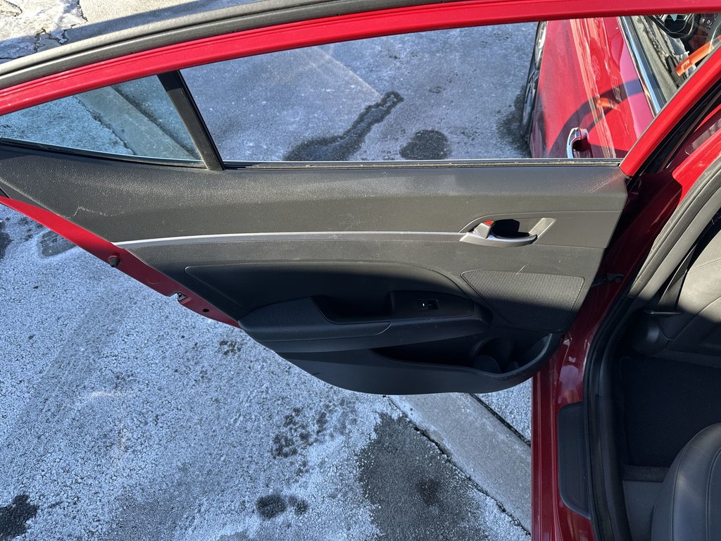 2019 Hyundai Elantra Luxury | Roof | Cam | HtdSeat | Lthr | Bluetooth in Saint John, New Brunswick - 35 - w1024h768px