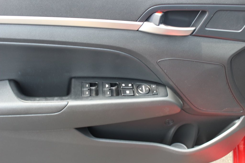2020 Hyundai Elantra in Antigonish, Nova Scotia - 14 - w1024h768px