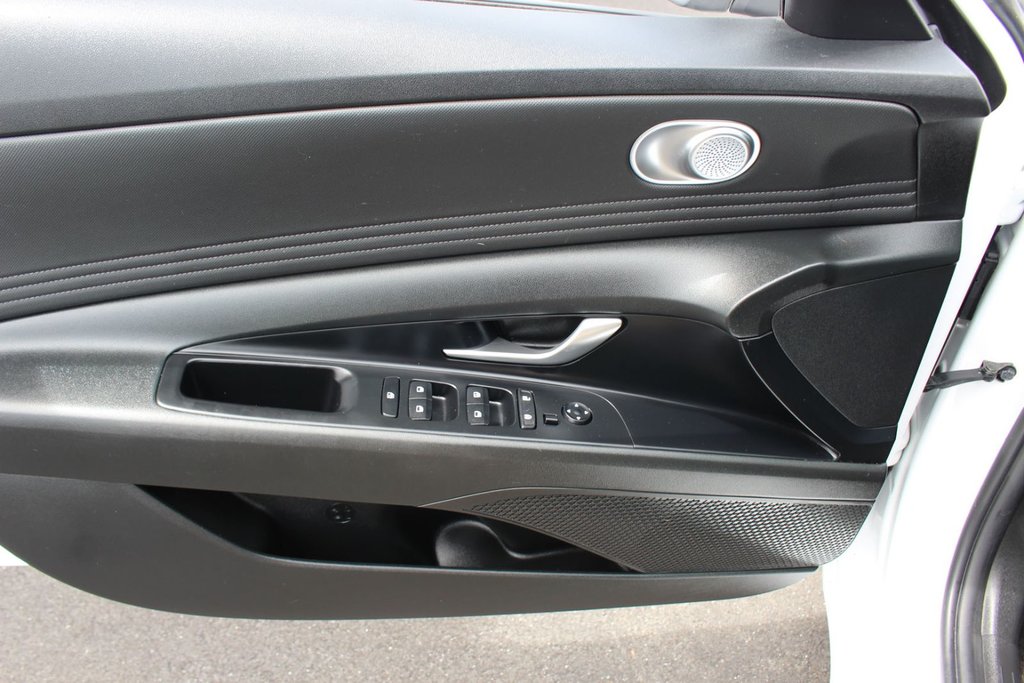 2021 Hyundai Elantra Preferred | HtdSeat | Cam | Aux | Warranty to 2026 in Saint John, New Brunswick - 14 - w1024h768px