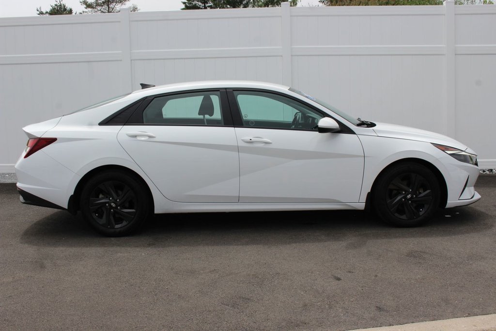 2021 Hyundai Elantra Preferred | HtdSeat | Cam | Aux | Warranty to 2026 in Saint John, New Brunswick - 8 - w1024h768px